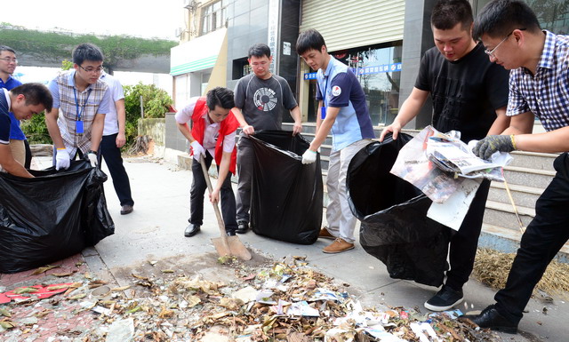 梁伟2016091891自拍
专版3_调整大小.JPG